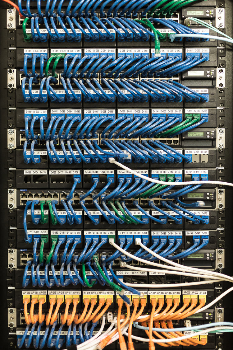 server-room-cables - NVIZI / Naples PC