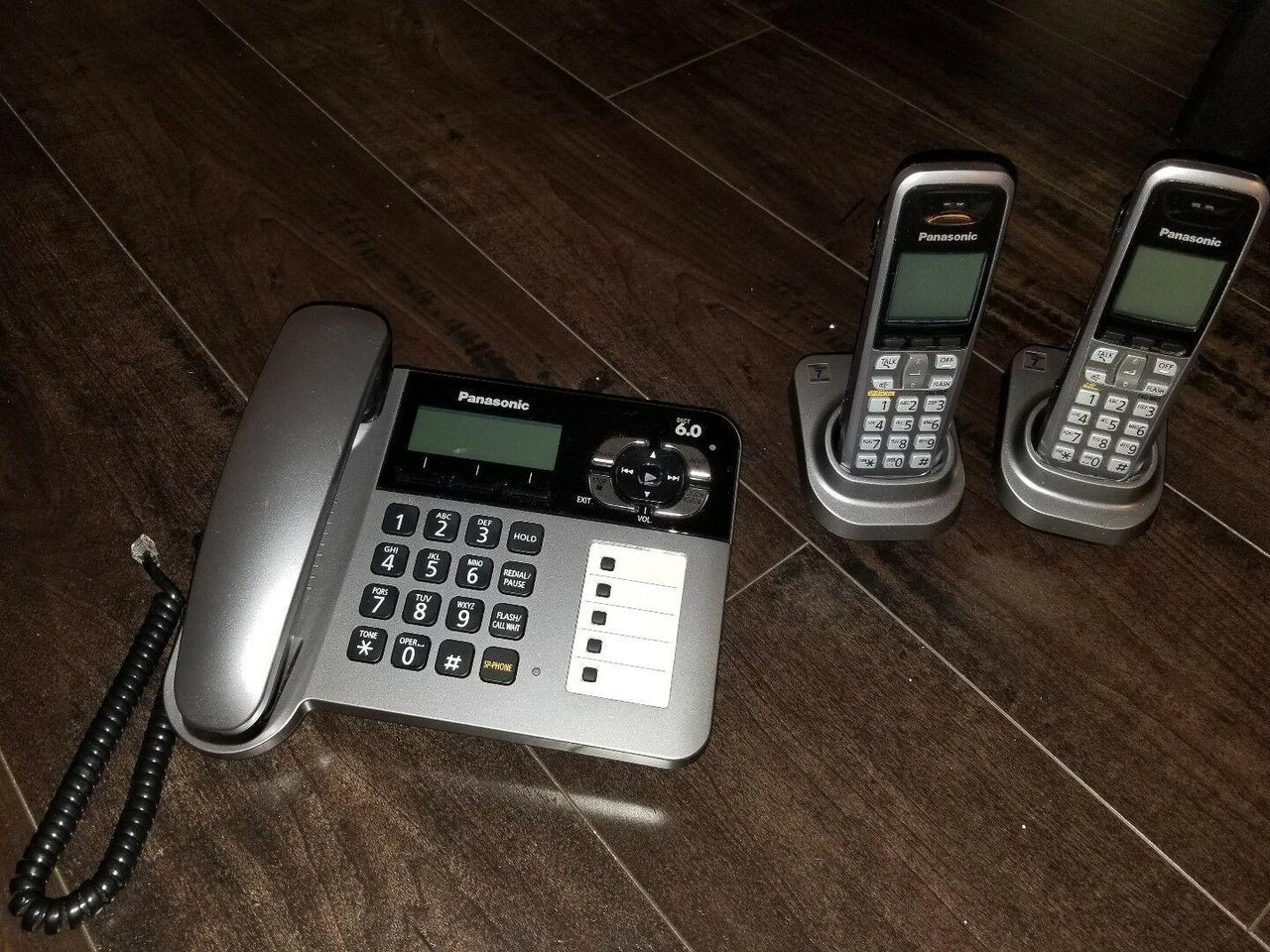 Panasonic KXTG572SK Cordless/Corded Phone and Answering Machine with 2 Handsets - NVIZI / Naples PC